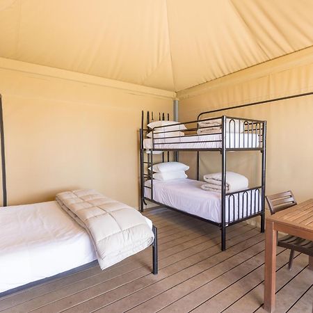Nrma Lake Somerset Holiday Park Kilcoy Room photo