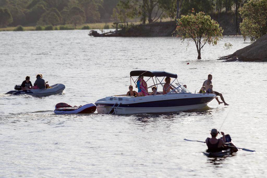 Nrma Lake Somerset Holiday Park Kilcoy Exterior photo